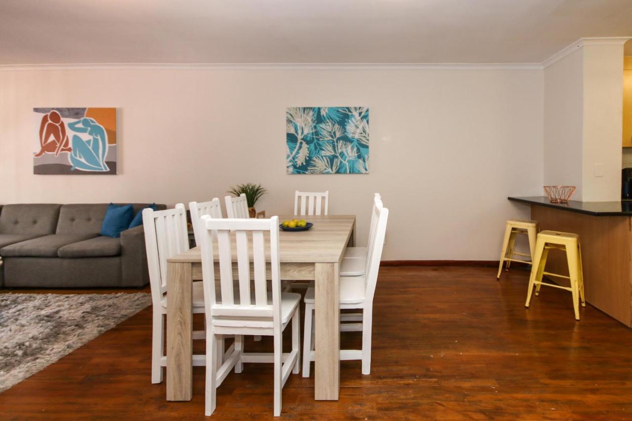 Apartment In Sea Point, Fresnaye