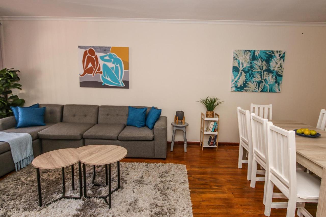In Sea Point, Fresnaye