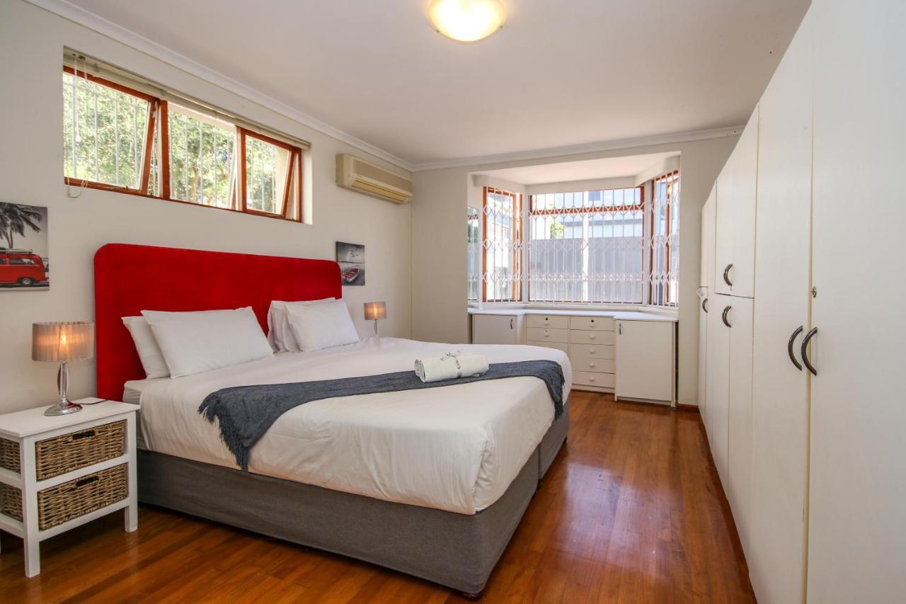 In Sea Point, Fresnaye Apartment *