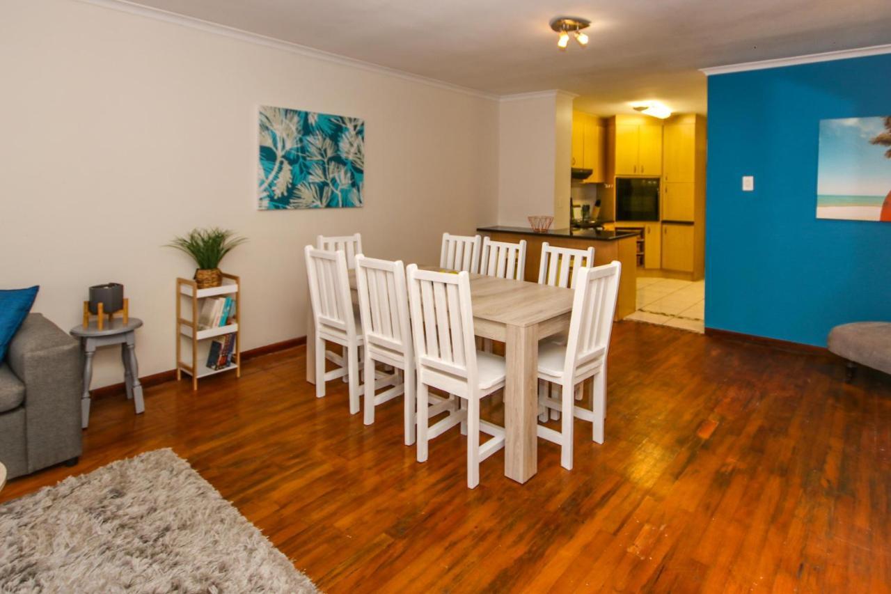 In Sea Point, Fresnaye Apartment *