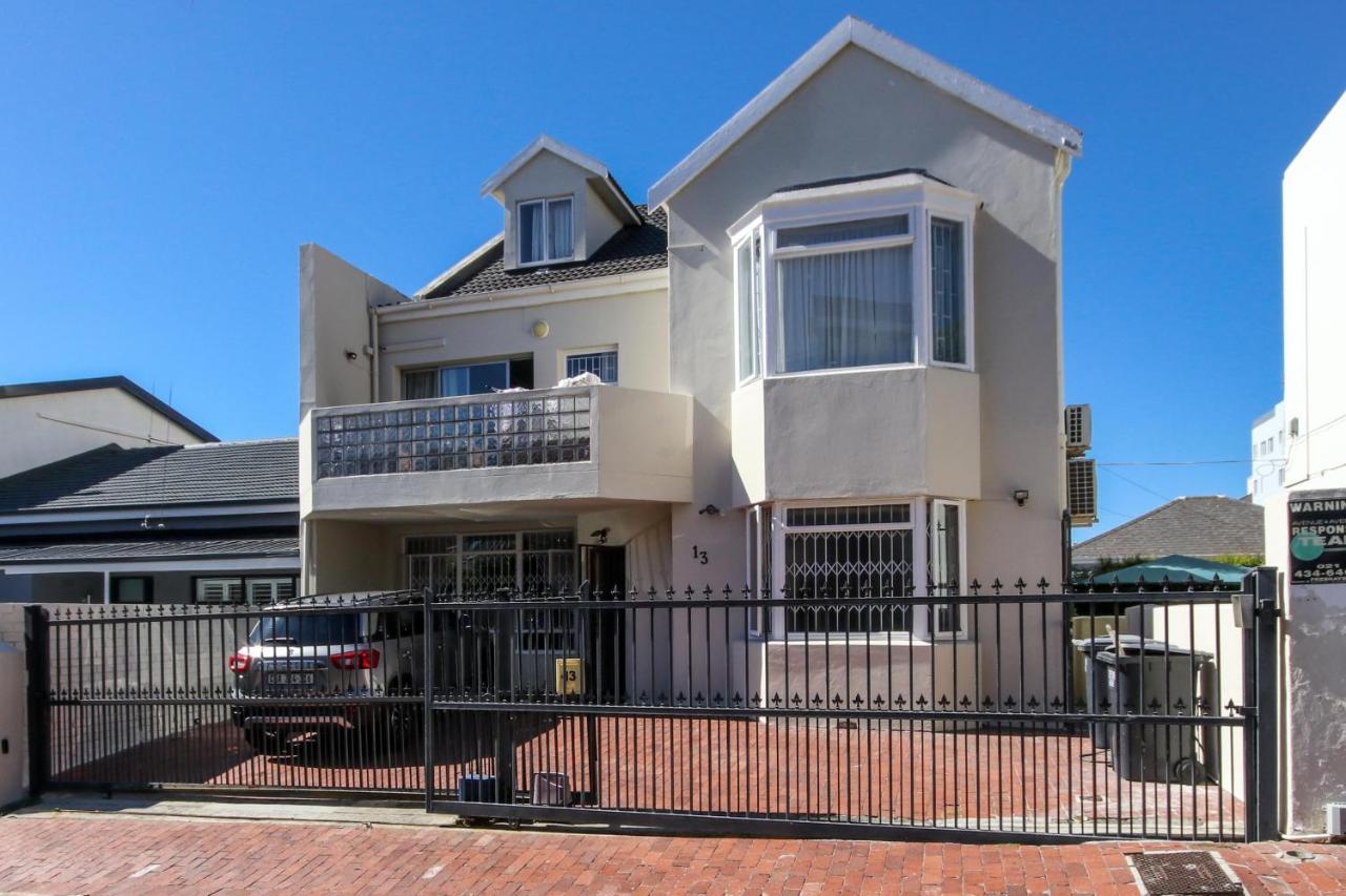 In Sea Point, Fresnaye *