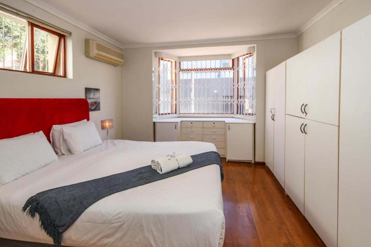 In Sea Point, Fresnaye Apartment Kapstadt